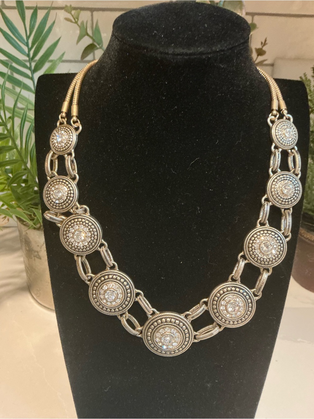 Silver-Tone Medallion Chain Necklace - Brand Unknown